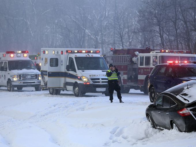 635564111886172288-Winter-Weather-Michigan-Pileup-kjhardy-detnews.com-8