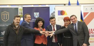 Porți deschise la universitățile ieșene