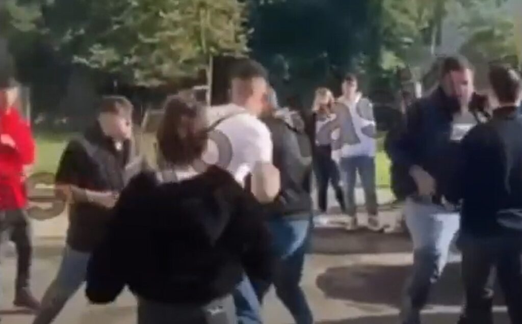 Video B Taie Intre Elevi La O Coala Din Iasi Unul Dintre Minori A Avut Nevoie De Ngrijiri